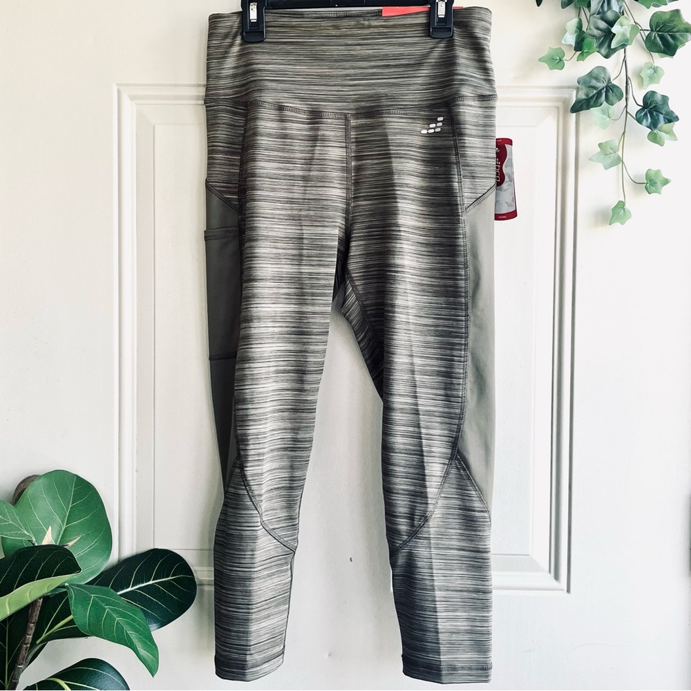 NWT Women’s Green High Waist Crop w/Pocket Two Tone Yoga Pants